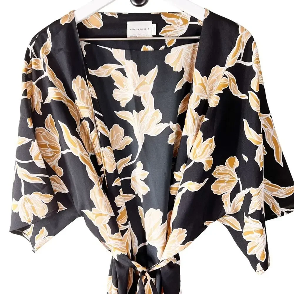 Maison Du Soir Black Floral Kimono Robe S M‎
